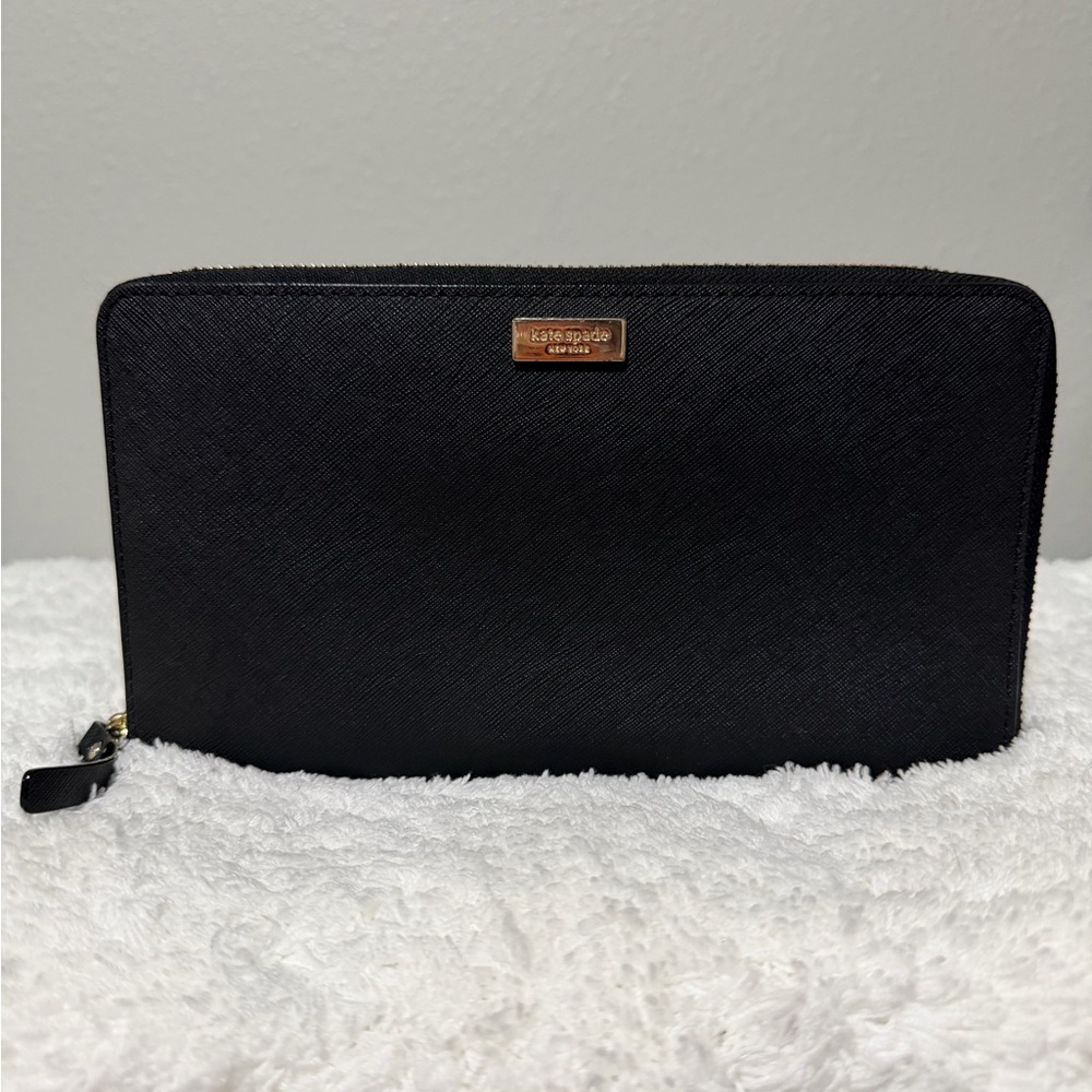 SOLD❣️ Kate Spade Black Laurel Way Wallet